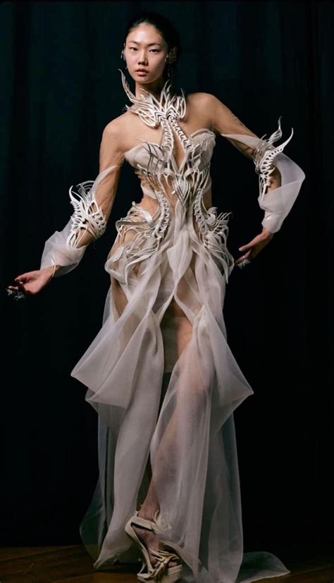 Iris Van Herpen Fall 2022 Couture Collection Artofit