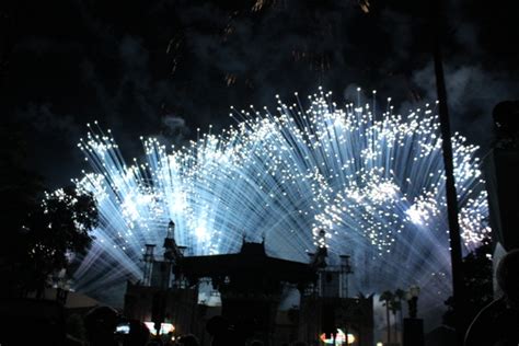 Frozen Fireworks Spectacular Frozen Summer Fun Hollywood Studios ...