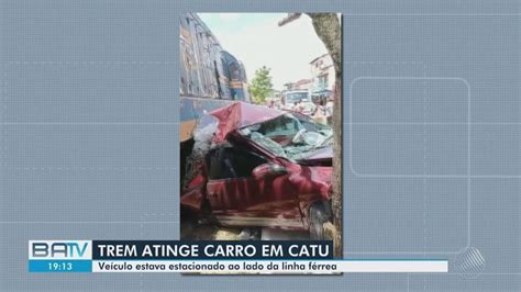 Carro é Atingido Por Trem Na Região Metropolitana De Salvador Veículo Ficou Destruído Bahia G1