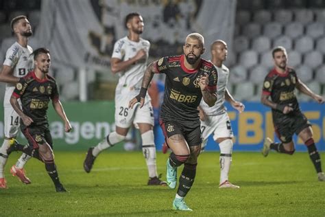 Um gol por jogo Gabigol atinge média impressionante nas competições de