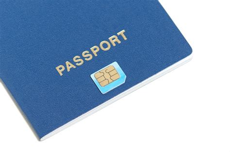 Design Plat De Passeport Avec Icône De Puce Allongé Sur Blanc Avec