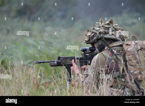 Sa80 Rifle Soldier Hi Res Stock Photography And Images Alamy