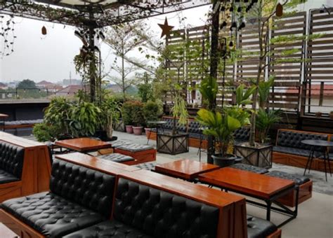 Cafe Outdoor Jogja Bisa Lihat Gunung Merapi Okezone Travel