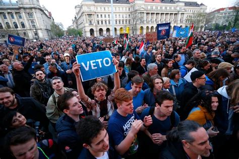 Hungarians Protest Their Leader by the Tens of Thousands - The New York ...