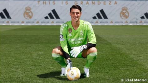 Real Madrid Kepa Arrizabalaga Fue Presentado Como Nuevo Jugador Para