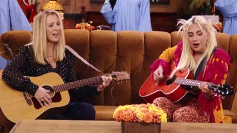 Friends Reunion Lady Gaga Sings Smelly Cat With Lisa Kudrow