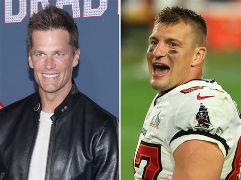 Tom Brady And Rob Gronkowskis Bromance Timeline Newsweek