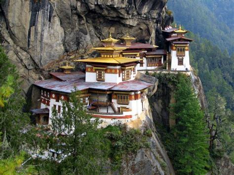 Book Royal Kingdom of Bhutan Package | Bhutan Holiday Travel Packages ...