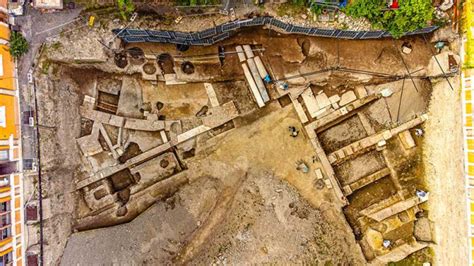 Italie les ruines du légendaire théâtre de l empereur Néron refont