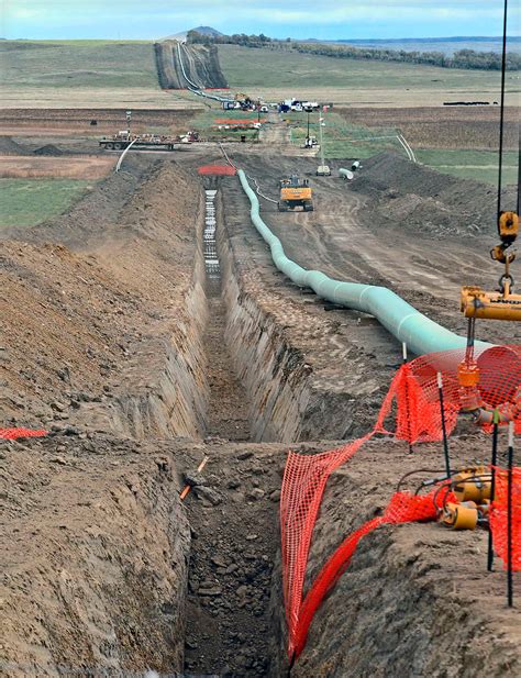 Feds Leave Future Of Dakota Access Pipelines Controversial River