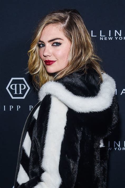 Kate Upton Hot Celebs Home