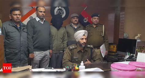 Immigration Fraudsters Gang Busted In Haryana 5 Held Cash Cars And