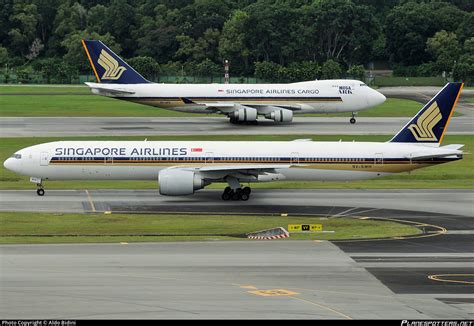 9V SWH Singapore Airlines Boeing 777 312ER Photo By Aldo Bidini ID