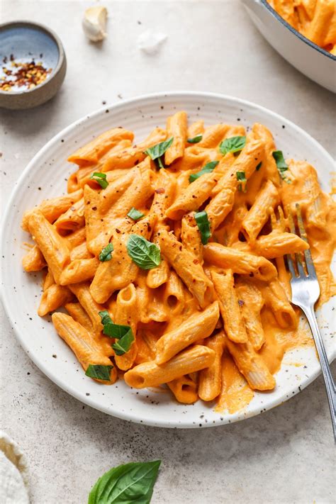 Creamy Vegan Vodka Pasta Sauce Vegan Gluten Free Nyssas Kitchen