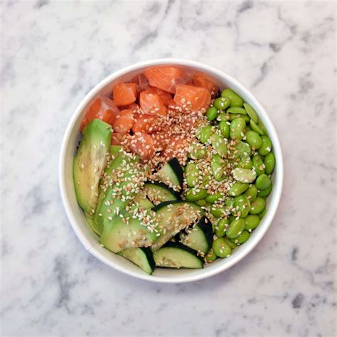 Recette De Poke Bowl Lavocat Concombre F Ves Saumon Et