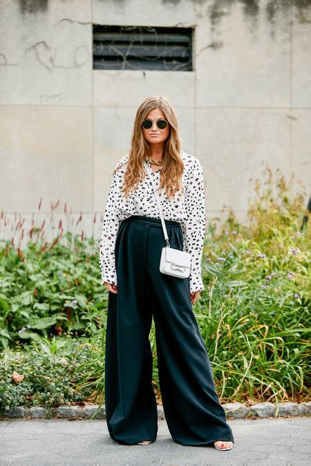 Cómo llevar los pantalones anchos estilo palazzo slouchy culotte