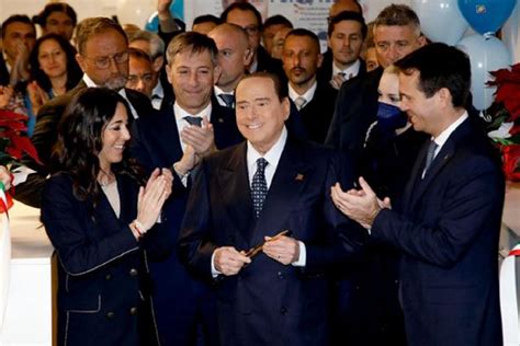 Forza Italia Berlusconi Inaugura Nuova Sede Milano Per Ripartire In