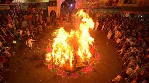 Holika Dahan 2024 Bhadra and Muhurt हलक दहन पर लग भदरकल हल