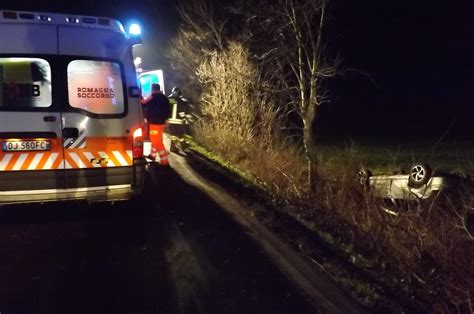 Alfonsine Esce Di Strada E Finisce La Sua Corsa Nella Scarpata Grave