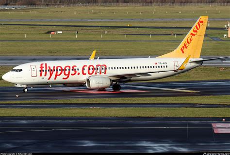 TC AIS Pegasus Boeing 737 82R WL Photo By Richard Dragon ID 909363