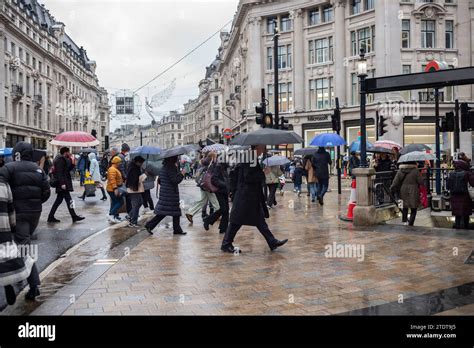 Rainy Winters Day London City Hi Res Stock Photography And Images Alamy