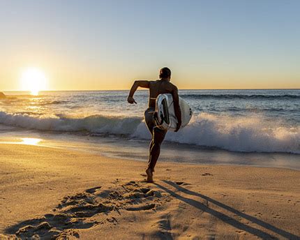 Surfing in Gran Canaria: where and when to catch the best waves