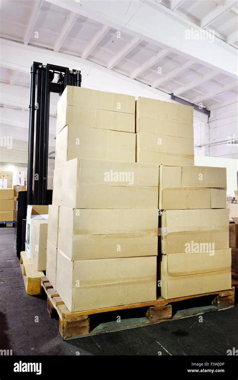 Warehouse Forklift Boxes Hi Res Stock Photography And Images Alamy