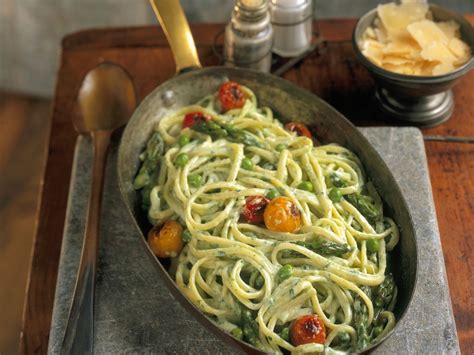 Pasta Mit Spargel Tomaten Und Erbsen Sahneso E Rezept Eat Smarter