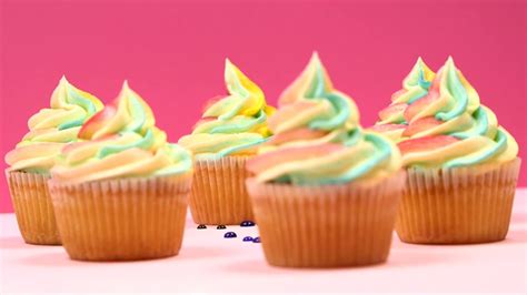 How To Make Colour Swirled Buttercream Icing Recipe Youtube