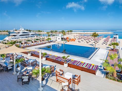 12 Best Beach Clubs In Dubai For A Day To Remember! (2024) - The Green ...