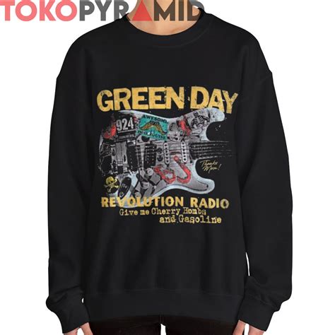 Rare Vintage Green Day Revolution Radio Guitar Shirt Tokopyramid