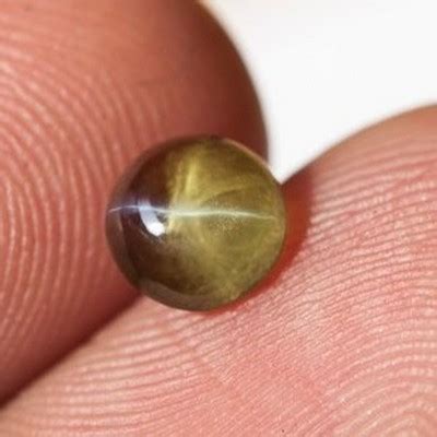 Edelsteine 1 33ct CHRYSOBERYLL KATZENAUGE