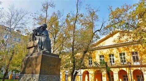 Пешие экскурсии по Москве расписание март, апрель 2025 Московские Гуляки.