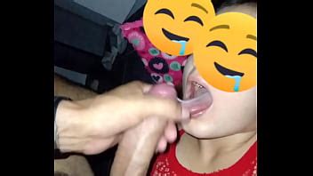 Dándole leche a mi gatita XVIDEOS