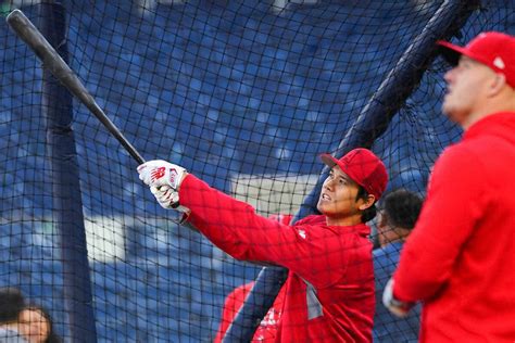 大谷翔平 今季初のフリー打撃 20スイング中柵越え12本 140m弾、4連発締めに敵地ファンも大声援― スポニチ Sponichi Annex 野球