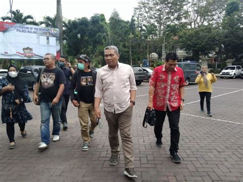 Laporan Tragedi Kanjuruhan Disto Ibu Korban Menangis