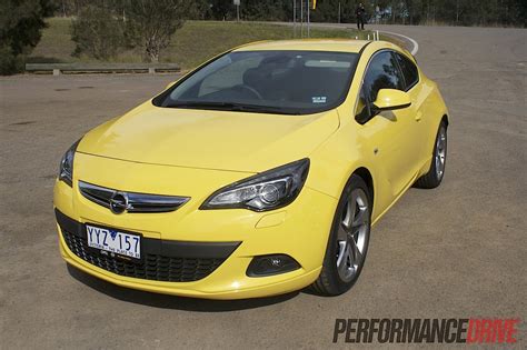 2012 Opel Astra GTC Sport Front PerformanceDrive