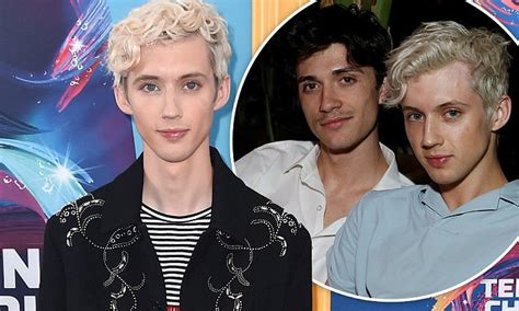 Troye Sivan Reveals Why He Isn T Comfortable Being Labelled A Gay Icon Daily Mail Online