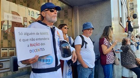 Professores protestam em São Bento Governo está cada vez mais isolado