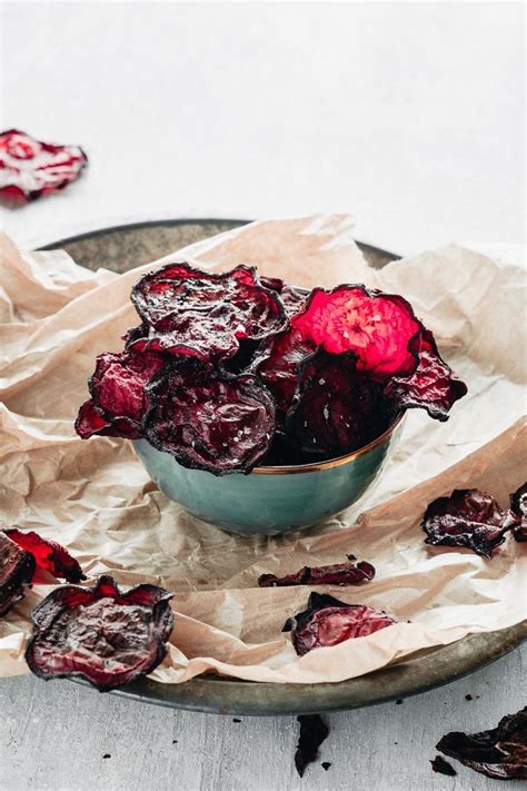 Easy Baked Beetroot Chips / Healthy Snack