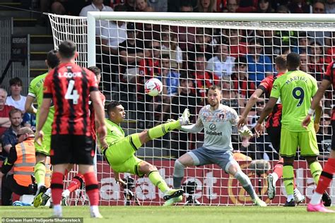 Bournemouth 0 1 Man United Casemiro S Acrobatic Volley Edges Red