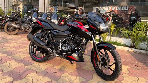 Pulsar 125 Split Seat Carbon Edition E20 OBD 2 Model 2023 Detailed