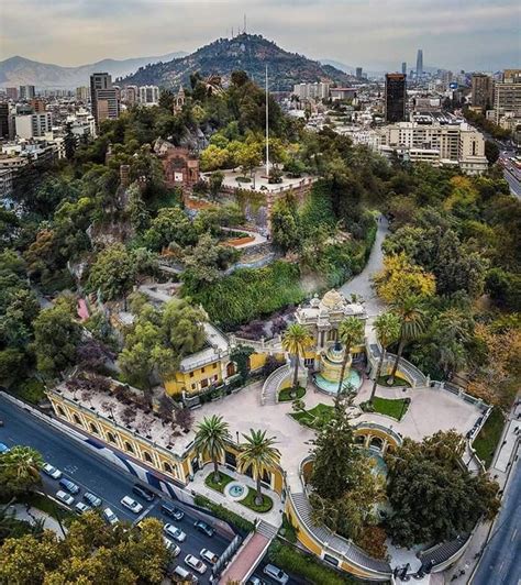 Vista Aérea Del Cerro Santa Lucía En Santiago Chile Travel Santa