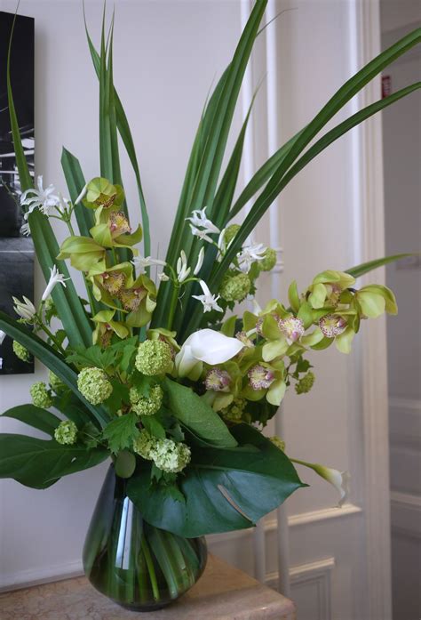 Bouquets blanc et vert Centre de table fleurs Fleurs d église