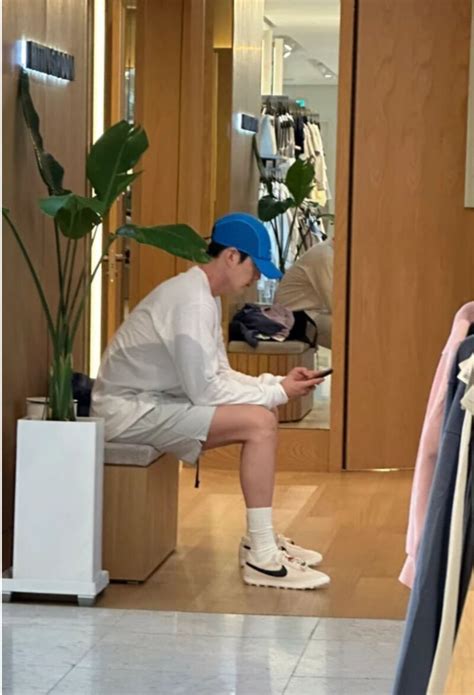 Sbs Star Year Couple Kim Woo Bin Spotted On His Phone While