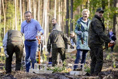 Polska Para Prezydencka Po Raz Czwarty Patronuje Akcji Sadzenia Drzew