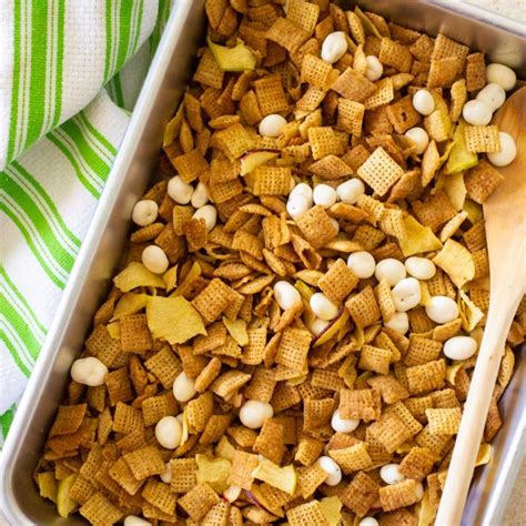 Hot Apple Pie Chex Mix Peanut Blossom