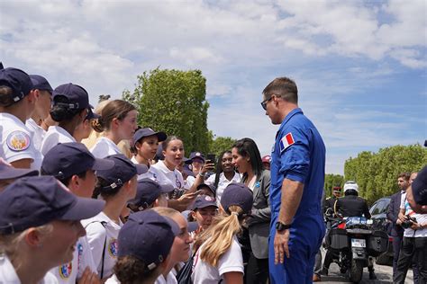 Les Volontaires Du Snu L Honneur Lors Du D Fil Du Juillet Snu