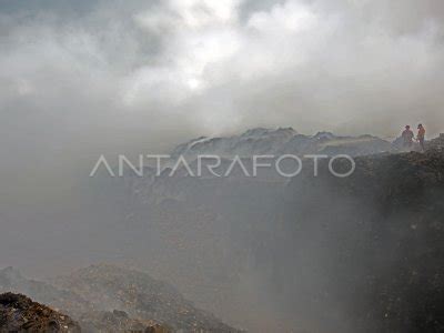 Kebakaran TPA Rawa Kucing Sudah Mulai Padam ANTARA Foto