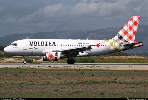 EC MUC Volotea Airlines Airbus A319 112 Photo By Michael Stappen ID